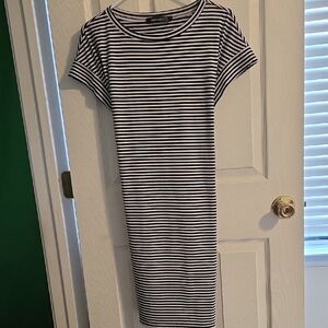 Chic Striped Midi Dress in Black and White